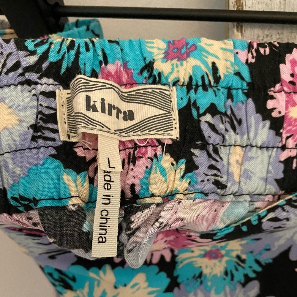 Shorts - Picture 2 of 3